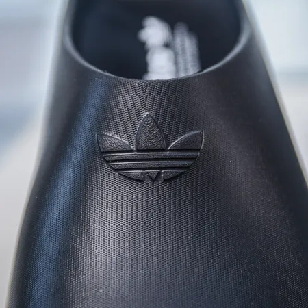 アディダス スリッパ