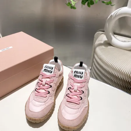 ミュウミュウ カジュアルシューズ