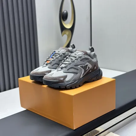 ルイヴィトン スニーカー