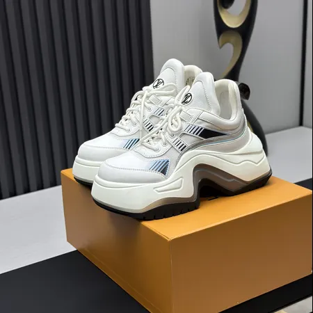 ルイヴィトン スニーカー