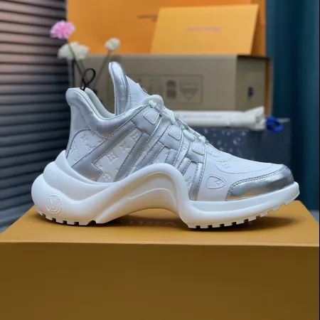 ルイヴィトン スニーカー