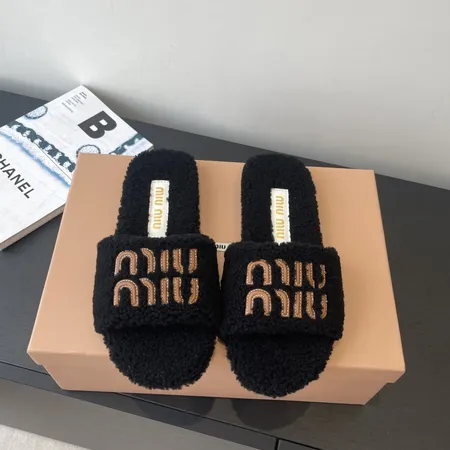 ミュウミュウ スリッパ