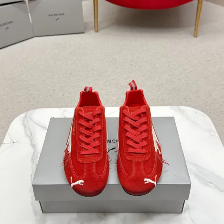 プーマ スニーカー