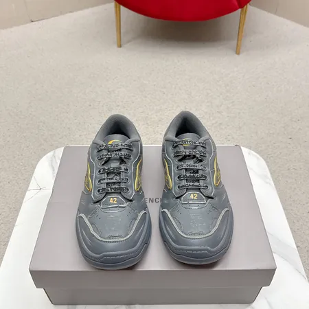 バレンシアガ カジュアルシューズ