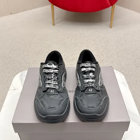 バレンシアガ カジュアルシューズ