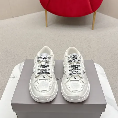 バレンシアガ カジュアルシューズ