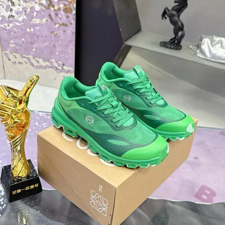 ロエベ スニーカー