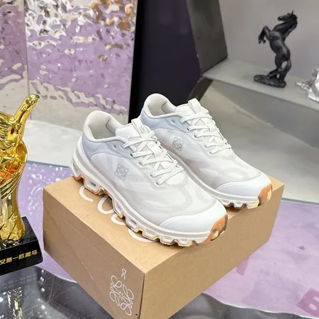 ロエベ スニーカー