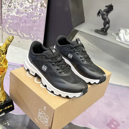 ロエベ スニーカー