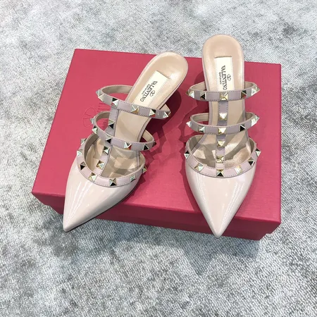 ヴァレンティノ スリッパ