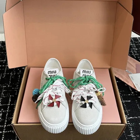 ミュウミュウ カジュアルシューズ