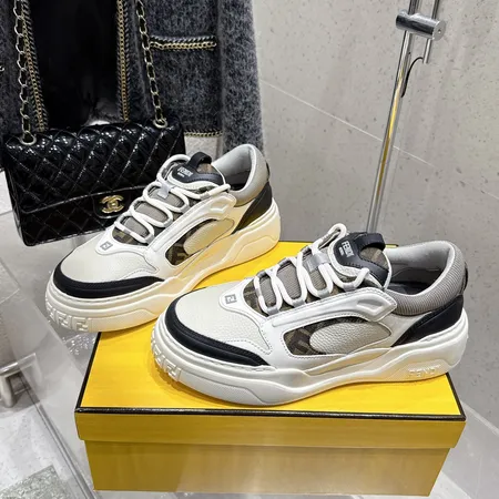 フェンディ カジュアルシューズ