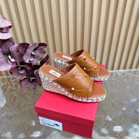 ヴァレンティノ スリッパ