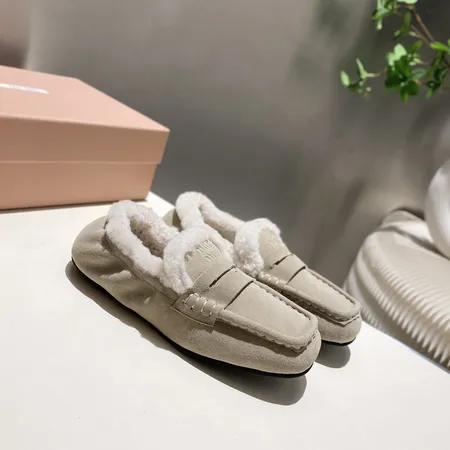 ミュウミュウ カジュアルシューズ