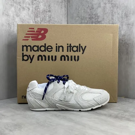 ミュウミュウ スニーカー