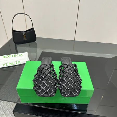 ボッテガ ヴェネタ スリッパ