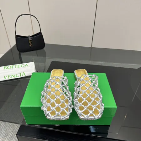 ボッテガ ヴェネタ スリッパ