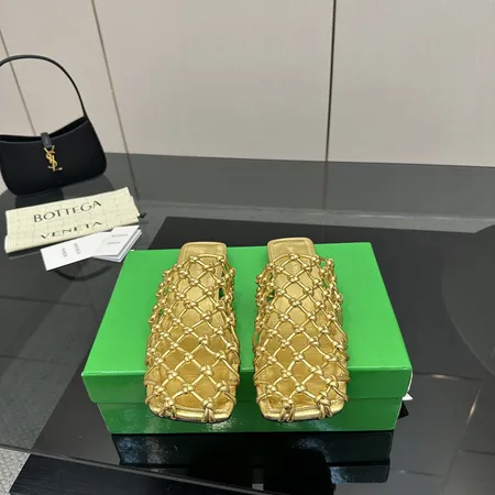 ボッテガ ヴェネタ スリッパ