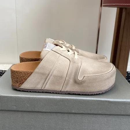 バレンシアガ スリッパ