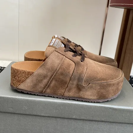 バレンシアガ スリッパ