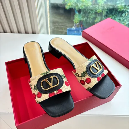 ヴァレンティノ スリッパ