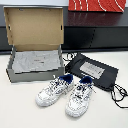 バレンシアガ カジュアルシューズ