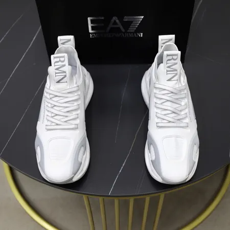 アルマーニ スニーカー