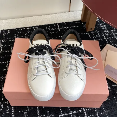 ミュウミュウ カジュアルシューズ