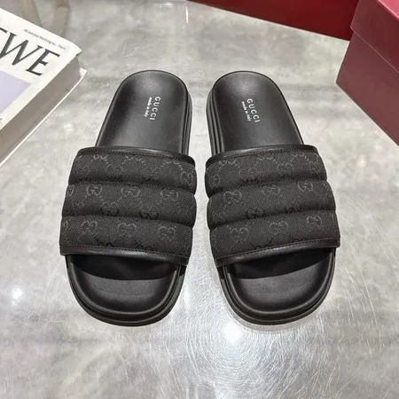 グッチ スリッパ