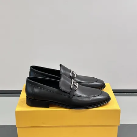 フェンディ ビジネスシューズ