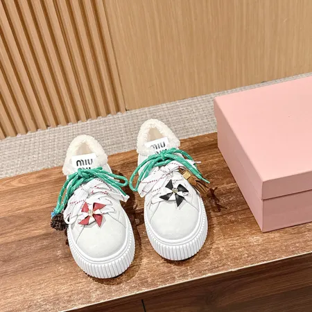 ミュウミュウ カジュアルシューズ