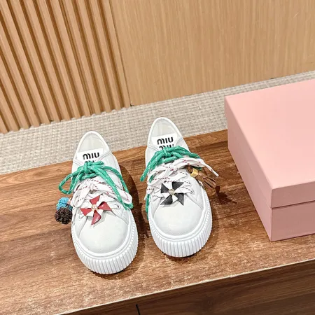 ミュウミュウ カジュアルシューズ