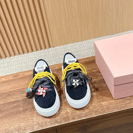 ミュウミュウ カジュアルシューズ