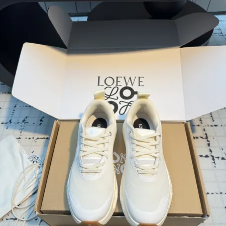ロエベ スニーカー