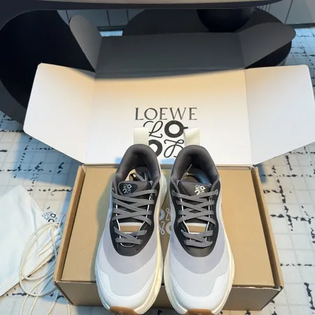 ロエベ スニーカー