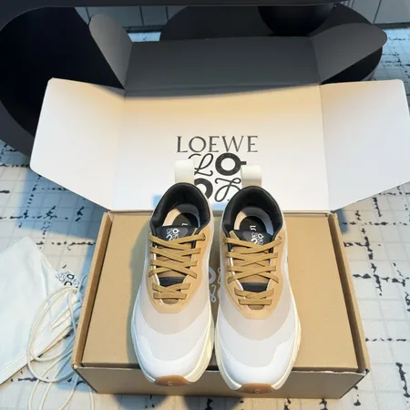ロエベ スニーカー