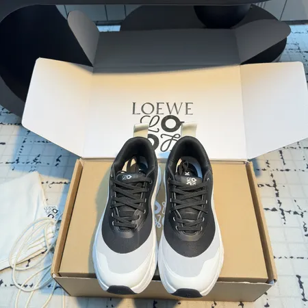 ロエベ スニーカー