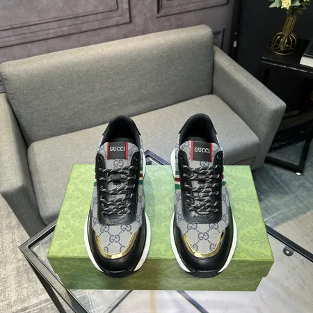 グッチ カジュアルシューズ