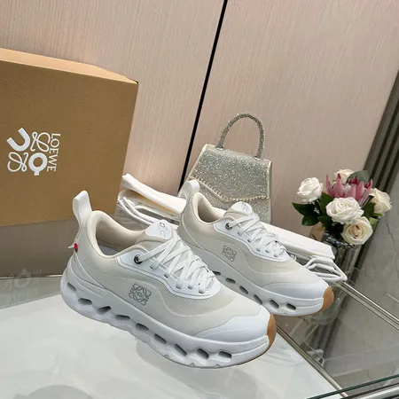 ロエベ スニーカー