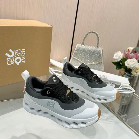 ロエベ スニーカー