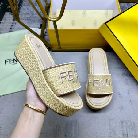 フェンディ スリッパ