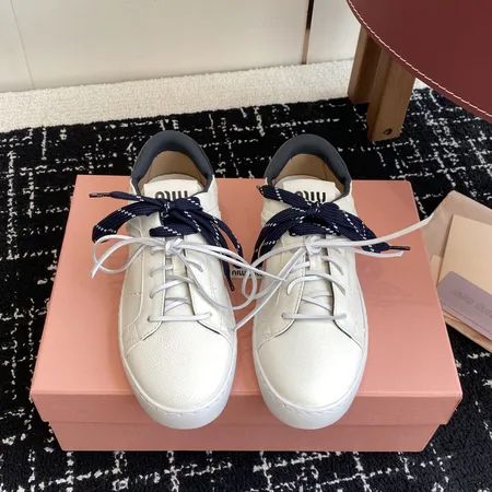 ミュウミュウ カジュアルシューズ