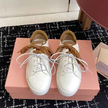 ミュウミュウ カジュアルシューズ