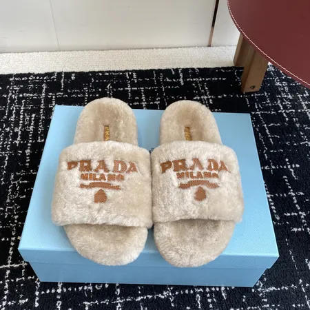 プラダ スリッパ
