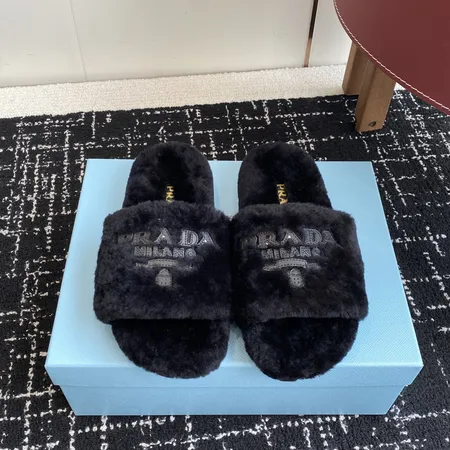 プラダ スリッパ