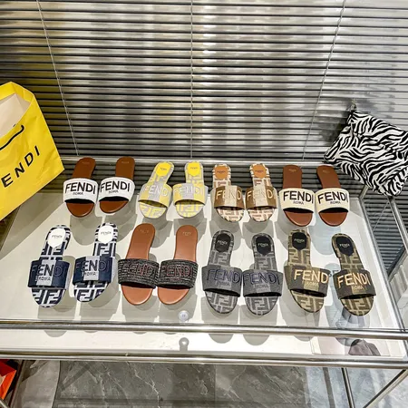 フェンディ スリッパ