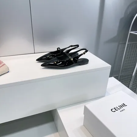 セリーヌ サンダル