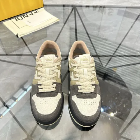 フェンディ カジュアルシューズ