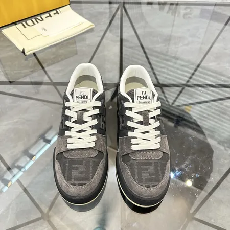 フェンディ カジュアルシューズ