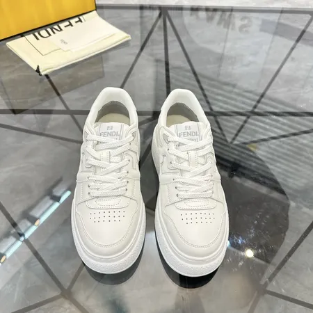 フェンディ カジュアルシューズ